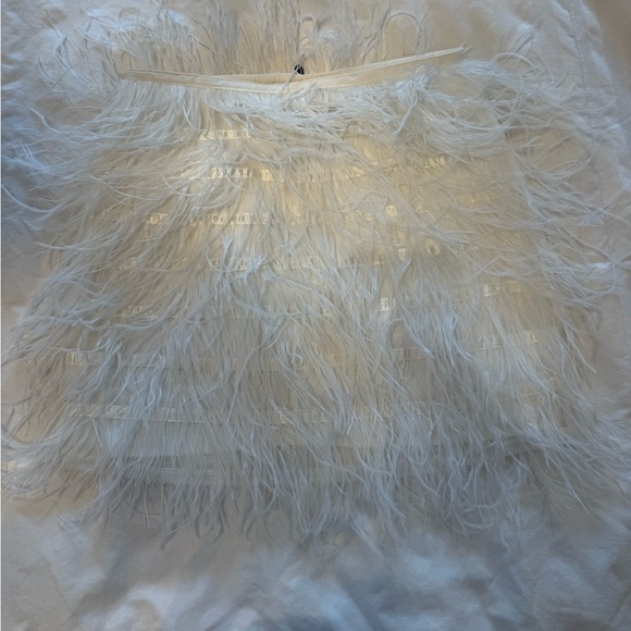 Lovers and Friends Moira Skirt in White Feathered Skirt Size XS, Brand new - Picture 7 of 8